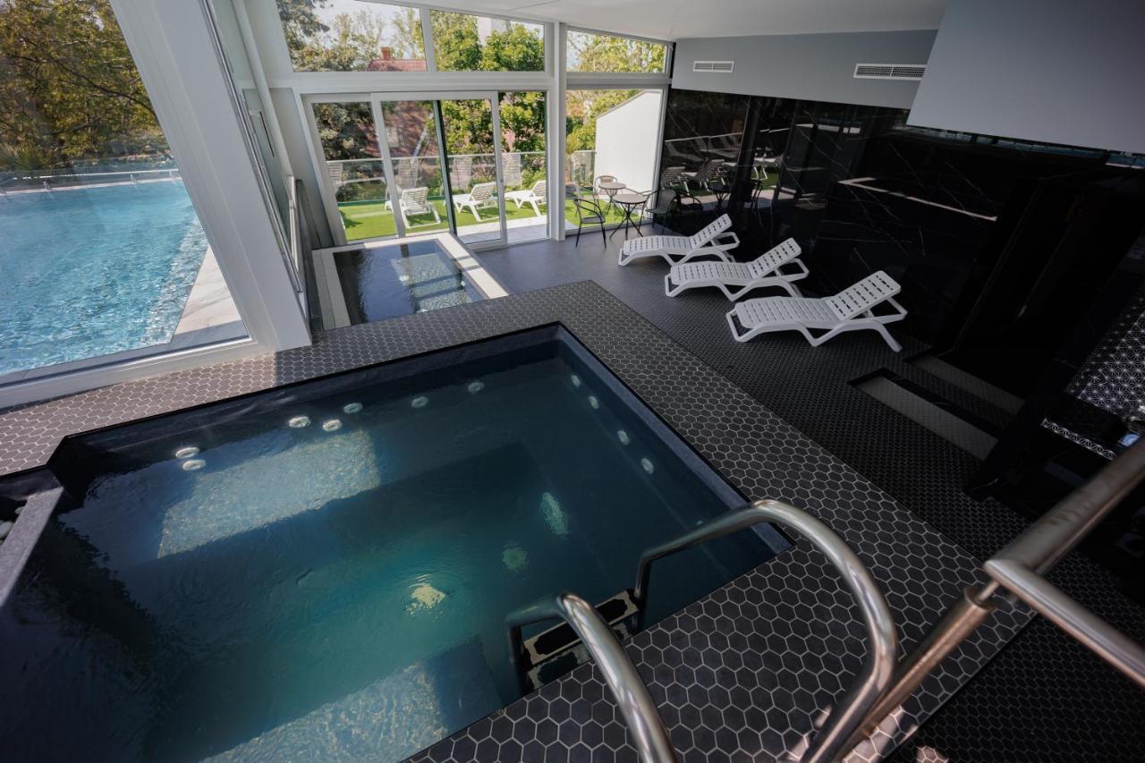 Villa Bauhaus Wellness Apartman Siofok Bagian luar foto