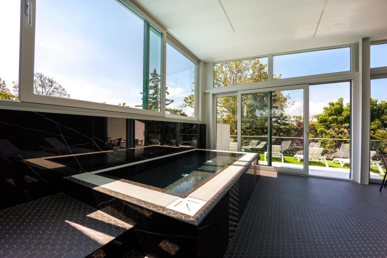 Villa Bauhaus Wellness Apartman Siofok Bagian luar foto
